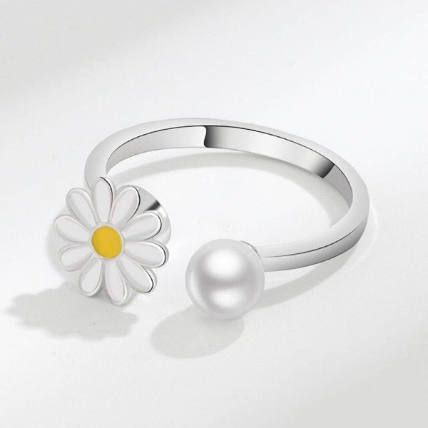 Daisy & Pearl Ring